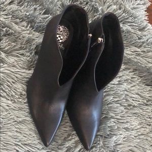NWOT black booties